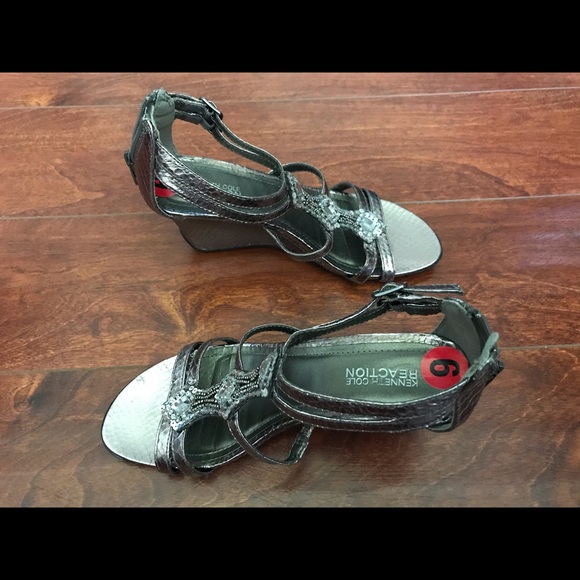 Kenneth Cole Reaction Wedge Sandals - Picture 4 of 6